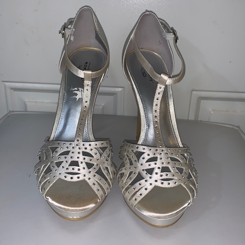 Unforgettable Moments Woman’s Shoes New